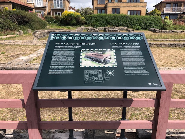 Knap information boards head on